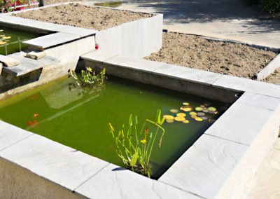 Jardidéal PAYSAGISTE, aménagement de jardin à Nantes et Saint Nazaire : Habillage bassin en dalle de grès gris